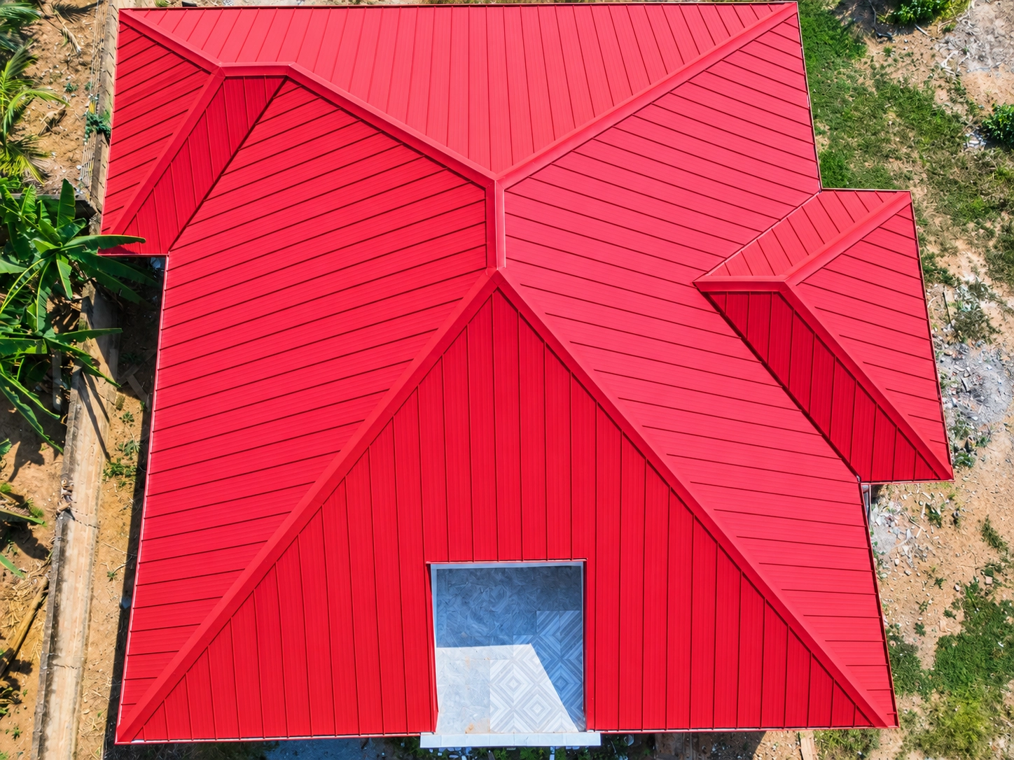 MSR Self-Lock roofing sheets for a clean, modern roof design